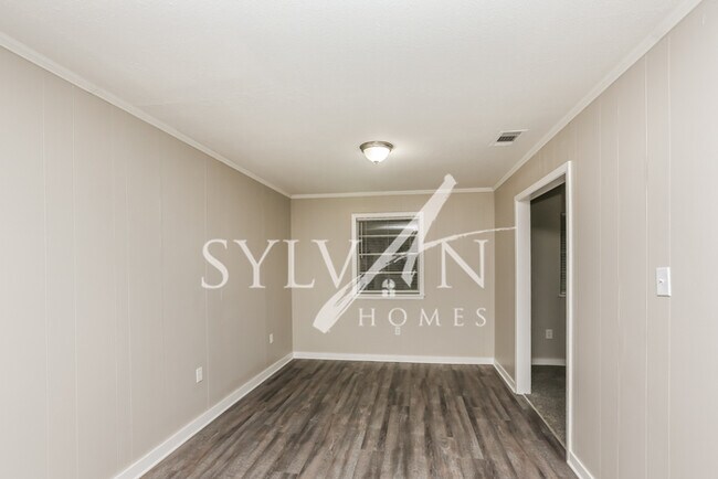 Building Photo - Enjoy living the good life in this 3 bedro...