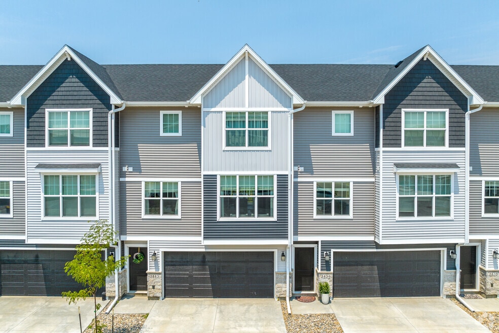 Townhomes For Rent In West Des Moines