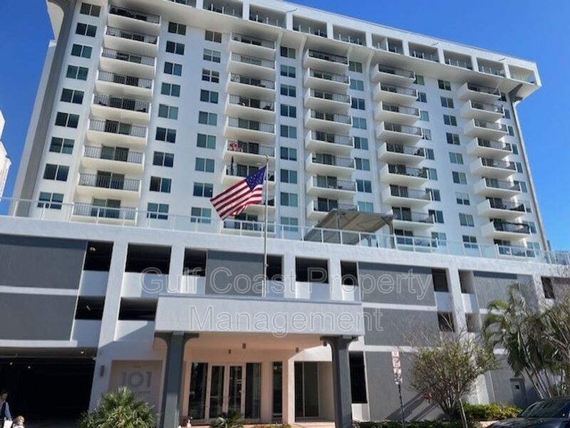 Primary Photo - 101 S Gulfstream Ave