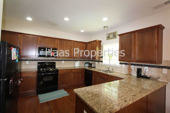Foto del edificio - 123 Stoney Creek Pky