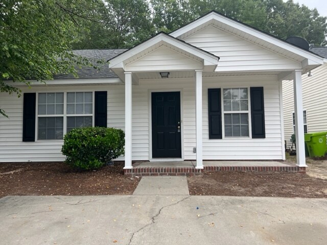 Primary Photo - 527 Providence Crossing Dr