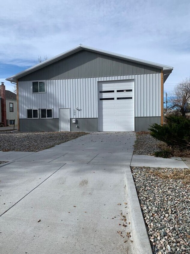 Primary Photo - Newer 2 bed, 1 bath Apartment