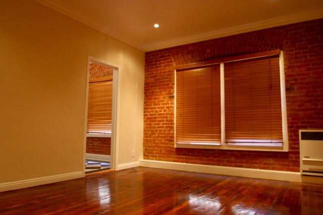 Foto del edificio - 4029 Oakwood Ave