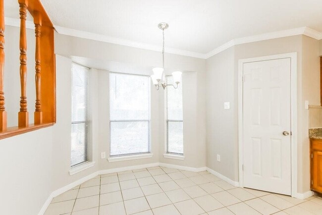 Building Photo - 8523 Pines Pl Dr