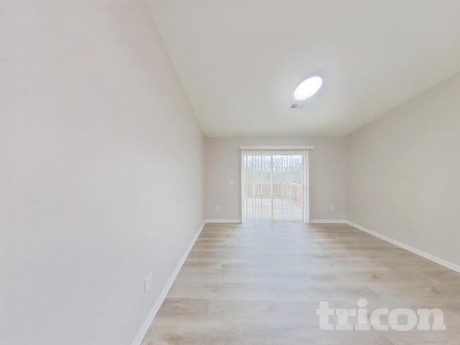 Building Photo - 427 Lynnell Way