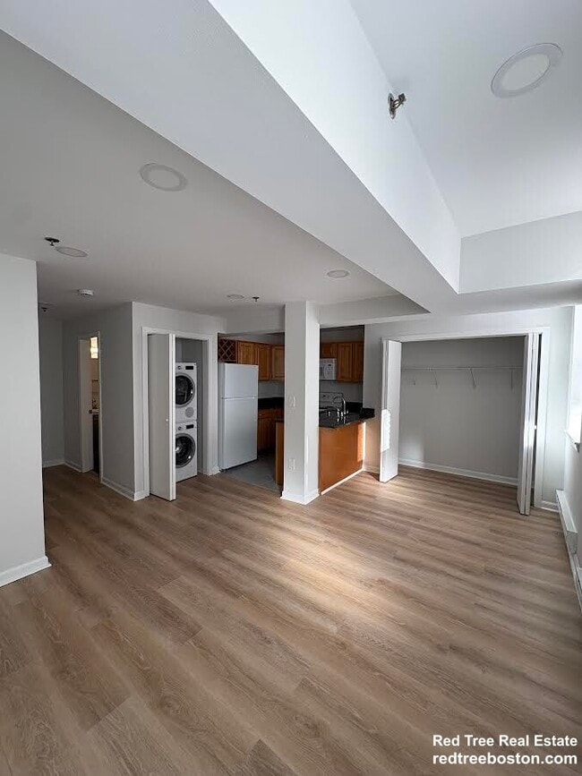 Photo - 28 Queensberry St Apartment