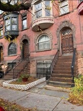 Building Photo - 39 S Lake Ave