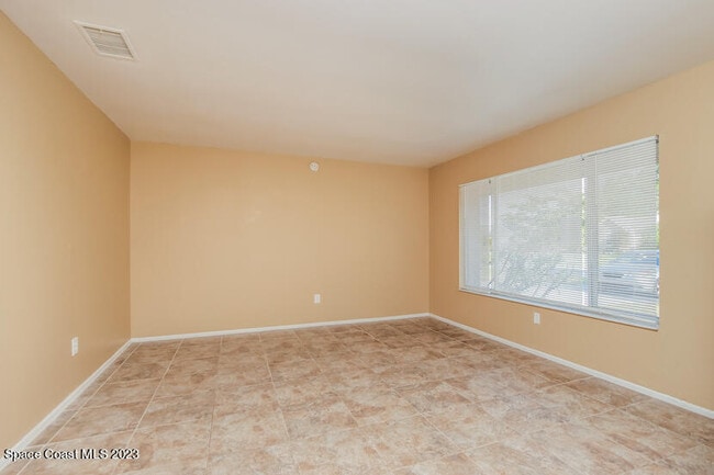 Building Photo - 912 Gatewood Ct NE