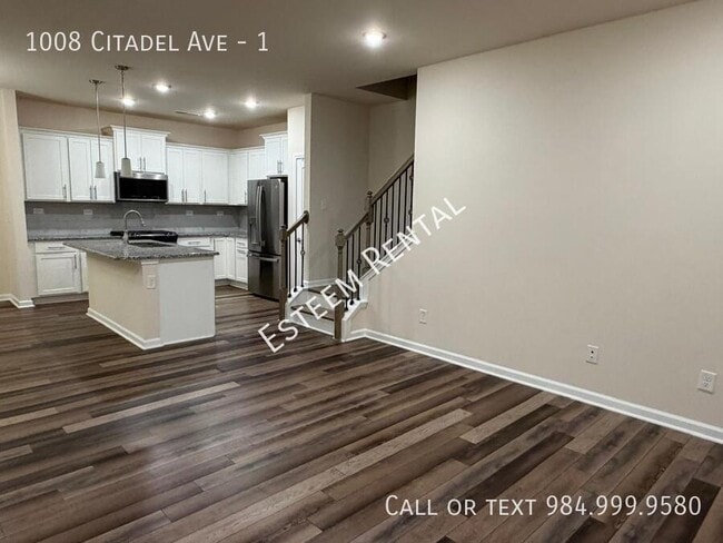 Building Photo - 1008 Citadel Ave