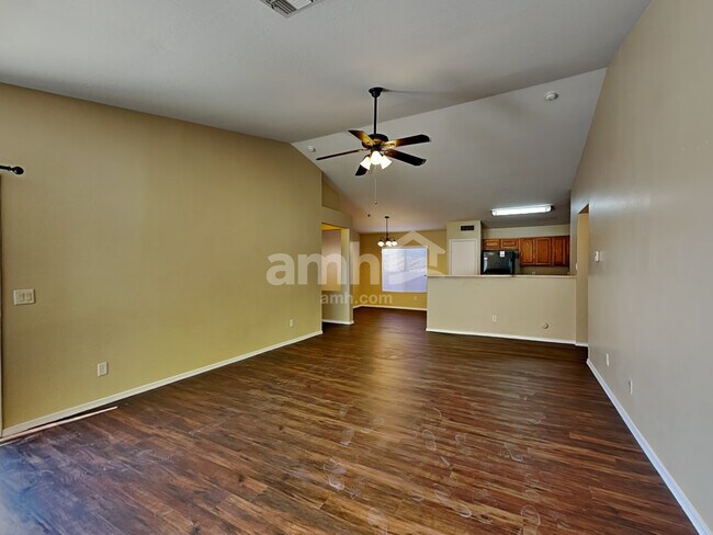 Foto del edificio - 11967 W Granada Rd