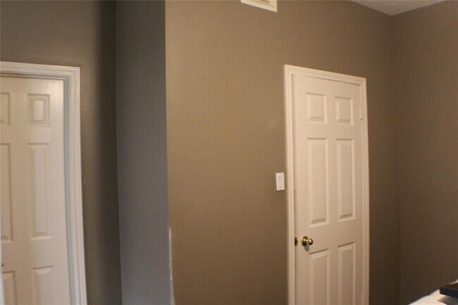 Building Photo - 5446 Davids Bend Dr