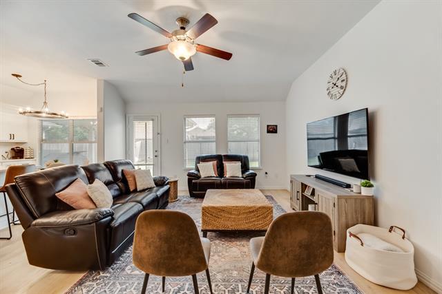 Foto del edificio - 2404 Castle Creek Dr