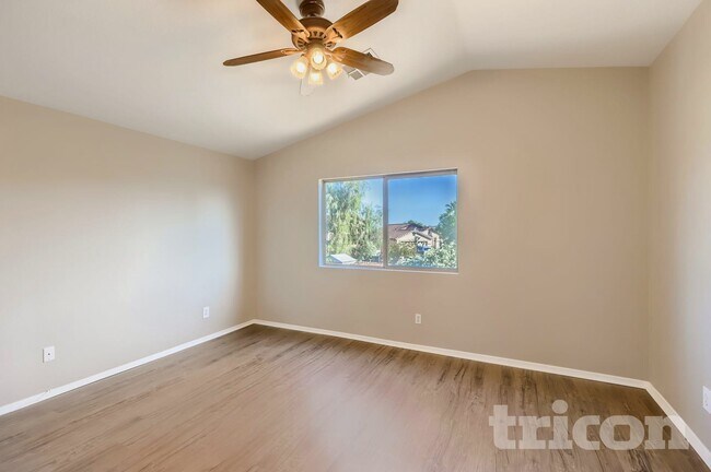 Foto del edificio - 15950 W Cottonwood St