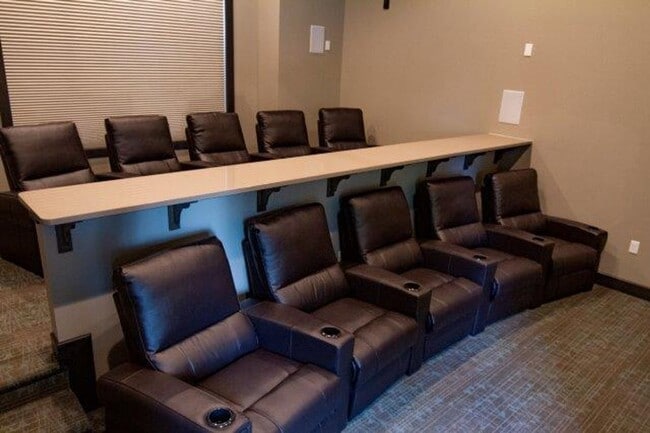 Building Photo - Come check out this 2 bedroom 2 bath with upscale interiors and open concept floorplan!