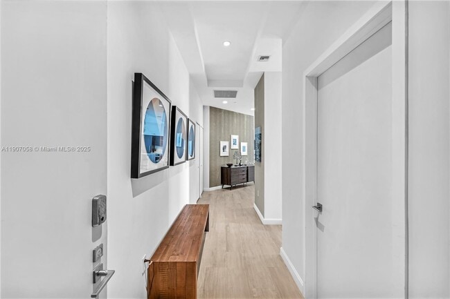 Foto del edificio - 45 SW 9th St