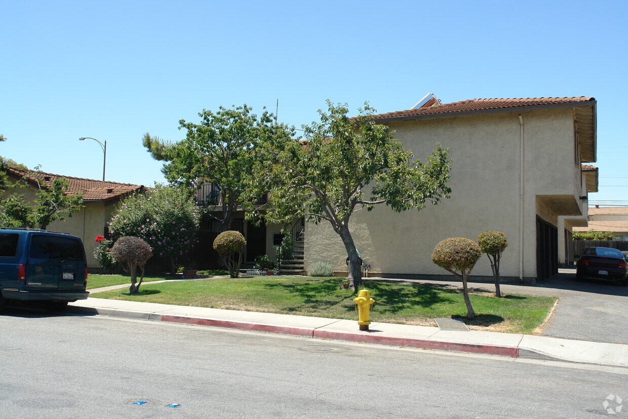 Building Photo - 1425 Kingman Ave