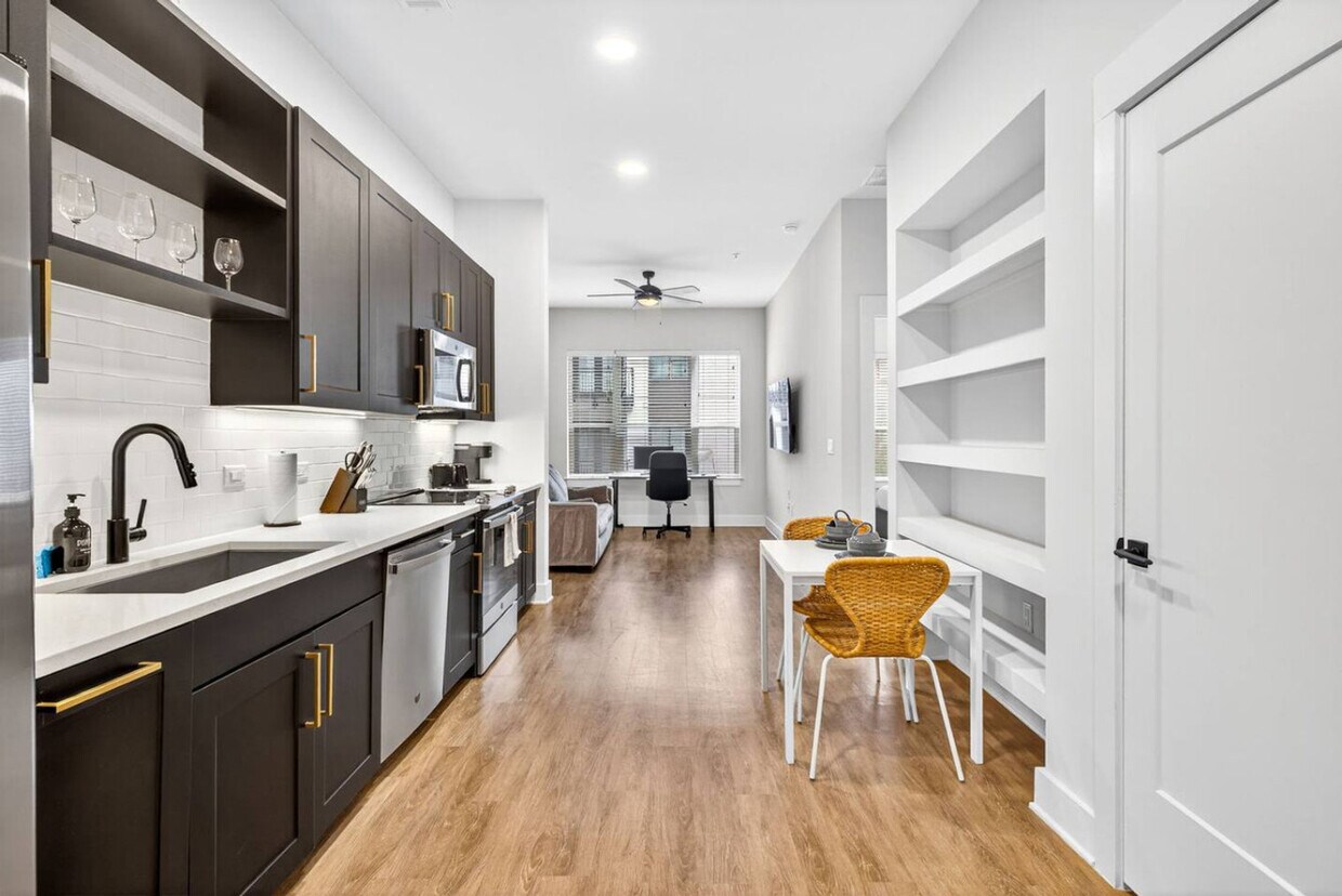 Foto principal - 1001 N Himes Ave