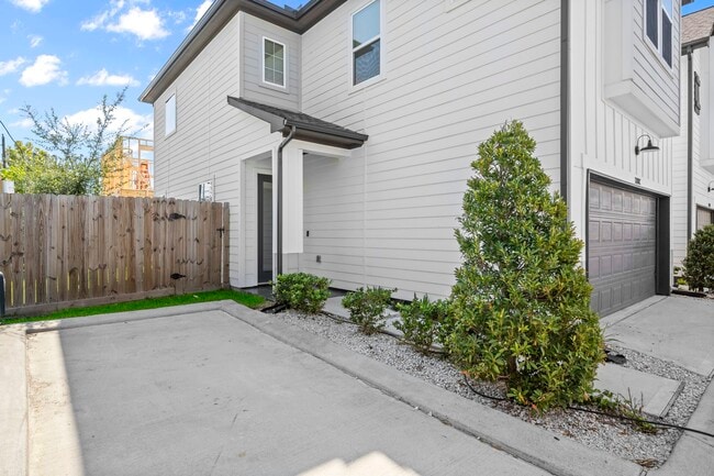 Foto del edificio - 3208 Bostic St