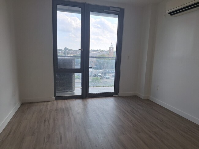Foto del edificio - 42-70-65 65th St