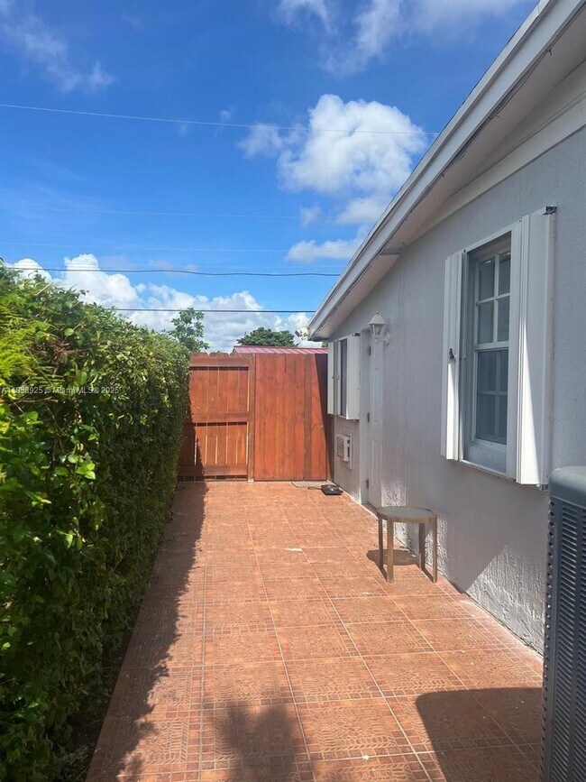 Foto del edificio - 4284 SW 97th Ave
