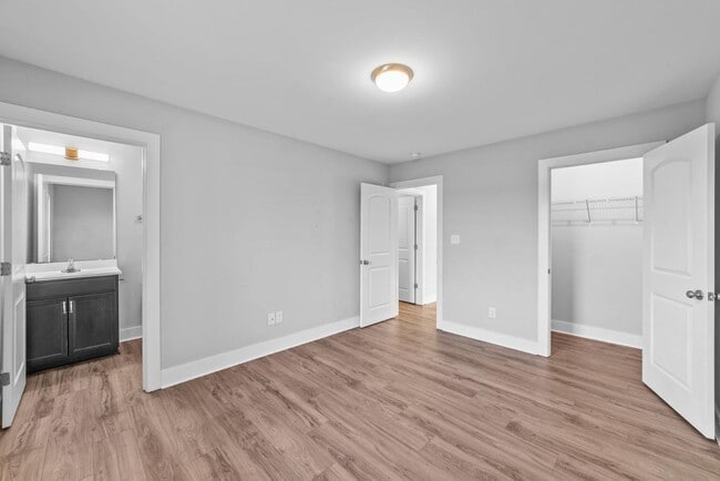 Foto del edificio - 410 Thad Little Rd