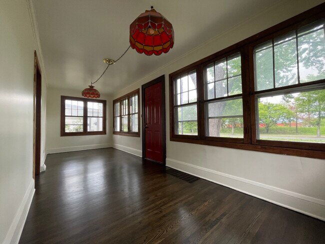 Building Photo - 3029 Central Ave NE