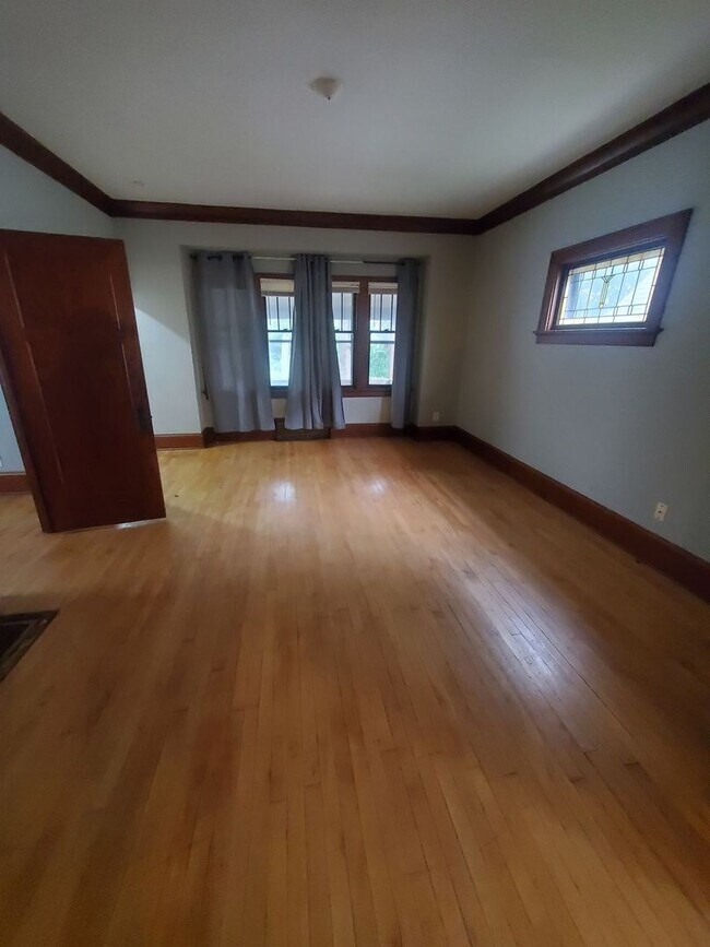 Foto del edificio - 2463 N Bartlett Ave