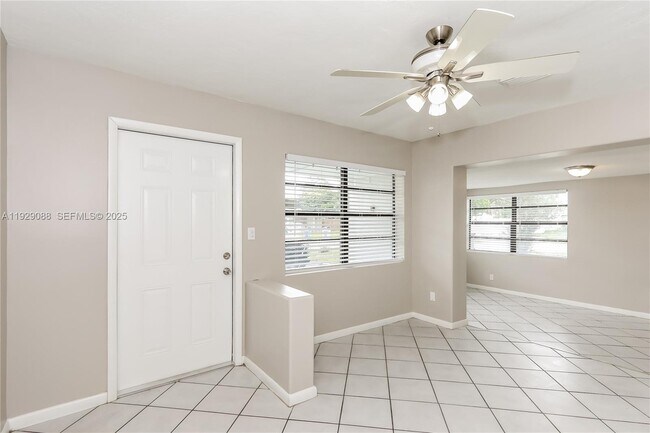 Building Photo - 1367 NE 27th St