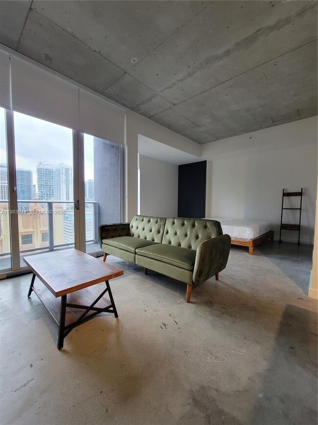 Foto del edificio - 151 SE 1st St