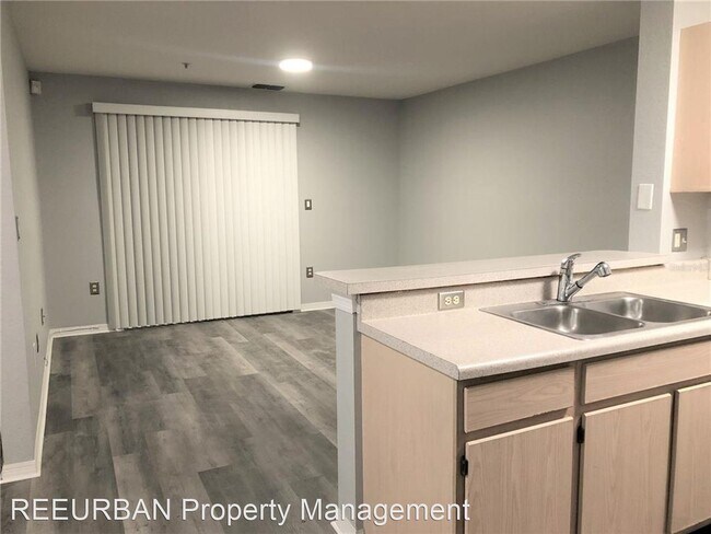 Building Photo - 1 br, 1 bath House - CF-6214 5467 VINELAND...