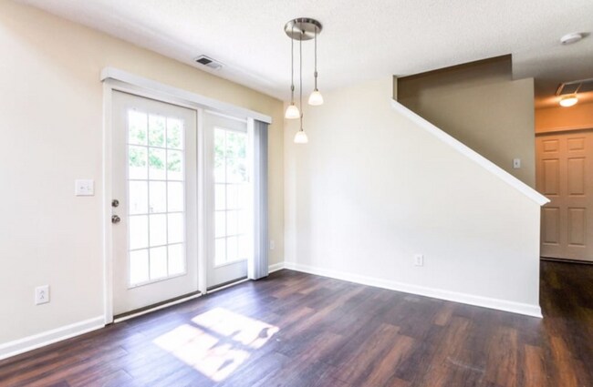 Foto del edificio - 3051 Bracey Pl