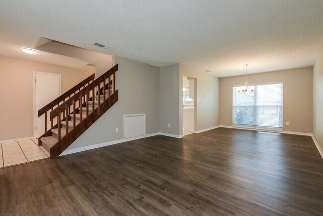 Foto del edificio - 549 Oak Creek Dr