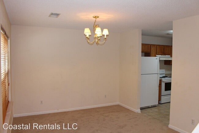 Building Photo - 3 br, 2.5 bath House - 372 Gardners Circle