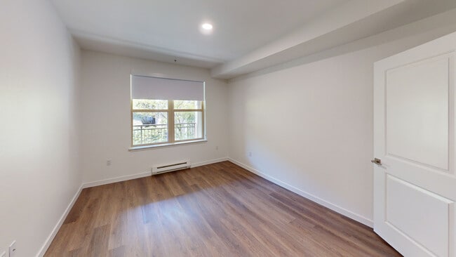 Interior Photo - Island Square