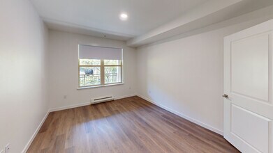 Interior Photo - Island Square