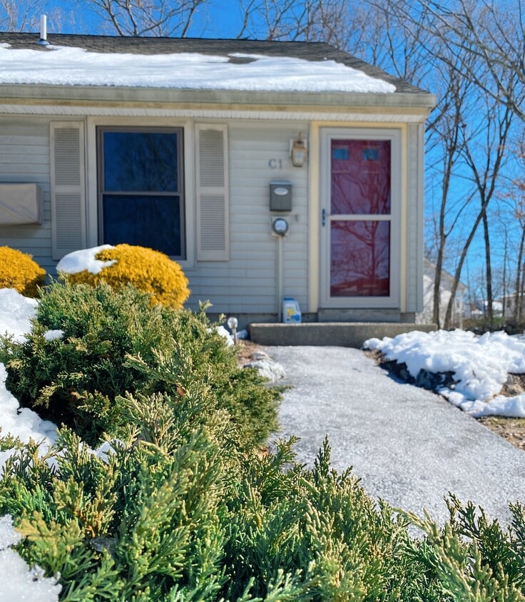 565 Smithfield Rd Unit C1, North Providence, RI 02904 Condo for Rent