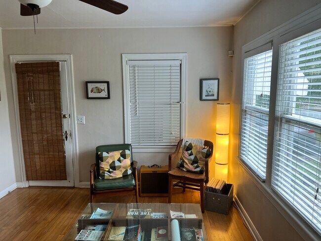 Foto del edificio - 3302 N Ridge Ave