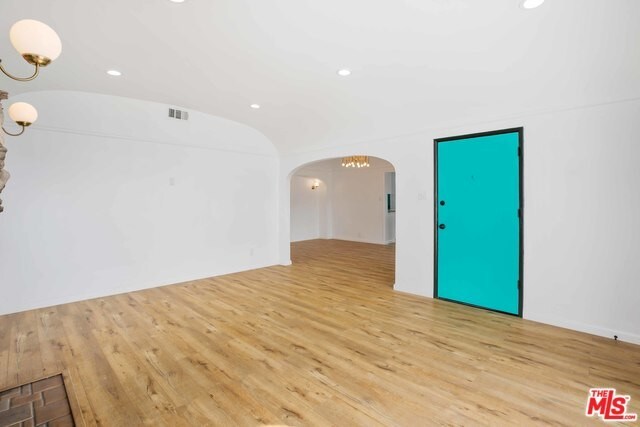Foto del edificio - 1851 W 81st St