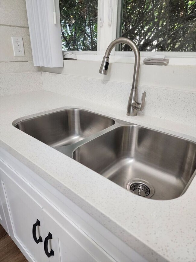 Foto del edificio - ** RENT READY ** Back Private Studio with ...