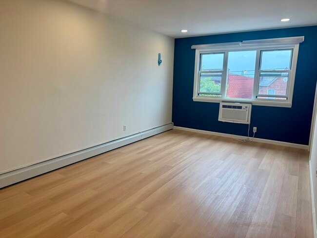 Foto del edificio - 8438 60th Ave