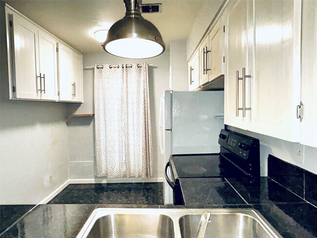 Foto del edificio - 7825 Rue St Cyr St