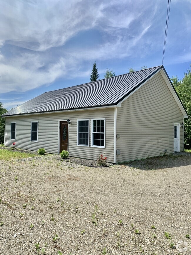 Building Photo - 16 Oak Ridge Ln