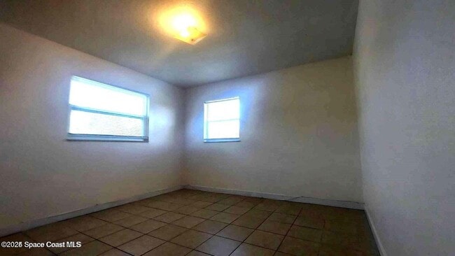 Foto del edificio - 2441 Uranus Dr