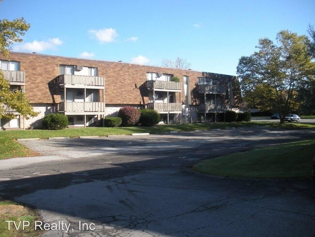 Foto del edificio - 1442 W River Rd N