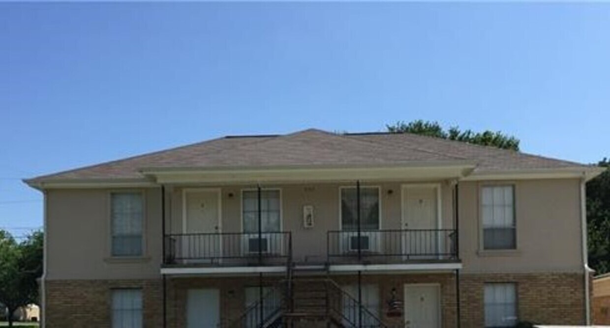 Building Photo - 319 Bonnie view