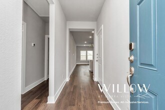 Building Photo - 10627 Cascade Crk Dr