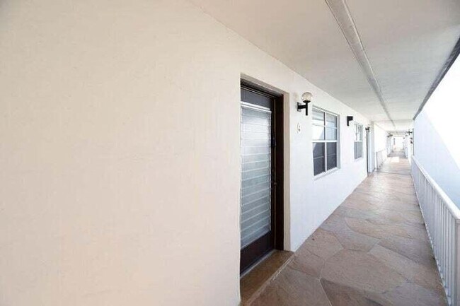 Foto del edificio - 701 Normandy Ln
