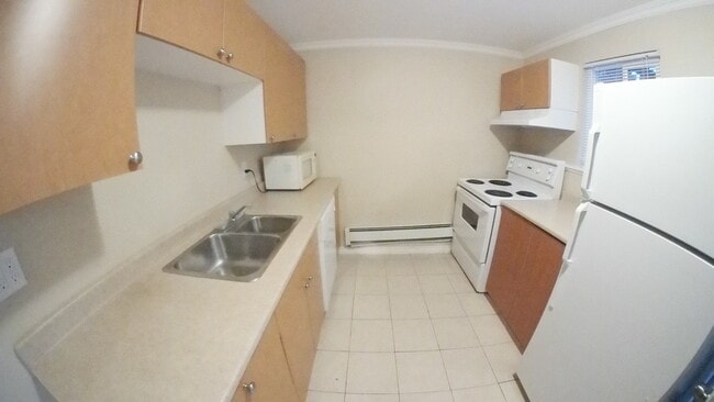 Photo du bâtiment - 859 Paisley Ave