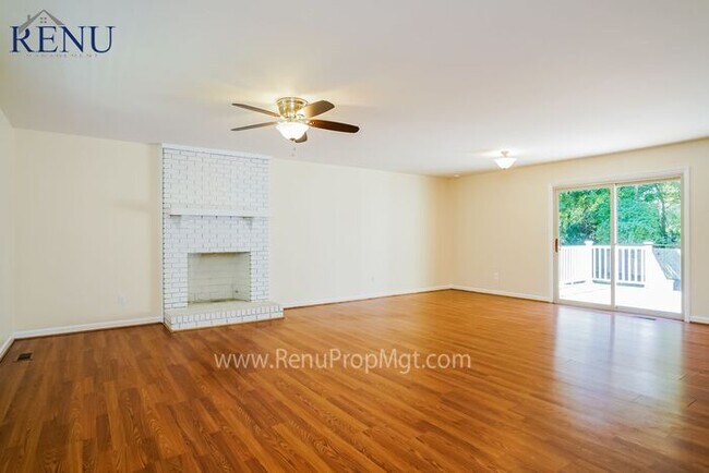 Foto del edificio - Available Now!