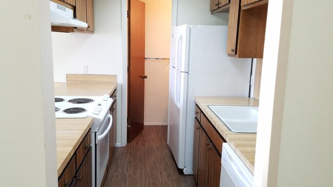 Building Photo - COLONIAL PARK CONDO NEAR LLANO ESTACADO AN...